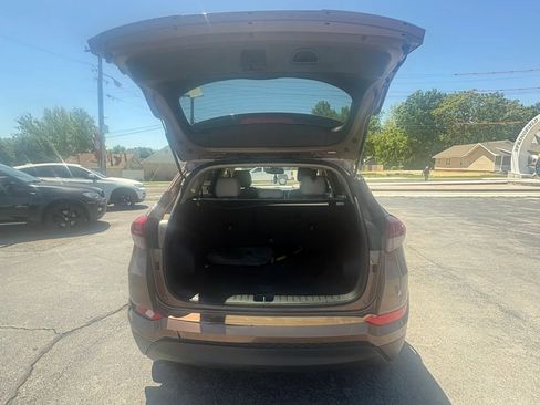 Used 2017 Hyundai Tucson SE Plus FWD image 11