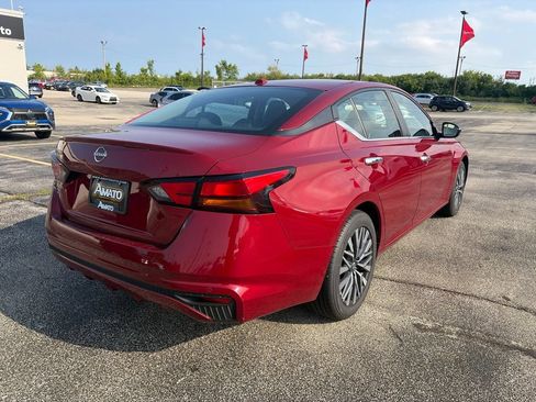 Used 2025 Nissan Altima 2.5 SV FWD image 8