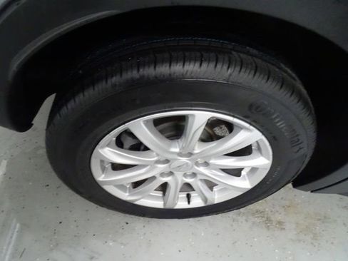 Certified 2023 Cadillac XT4 Luxury w/ Cold Weather Package image 30