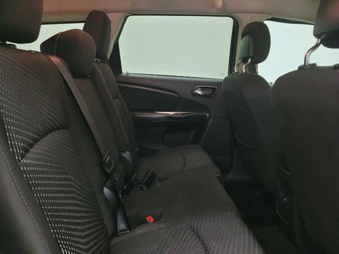 Used 2017 Dodge Journey SE FWD image 19