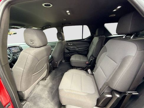 Used 2022 Chevrolet Traverse LT image 21