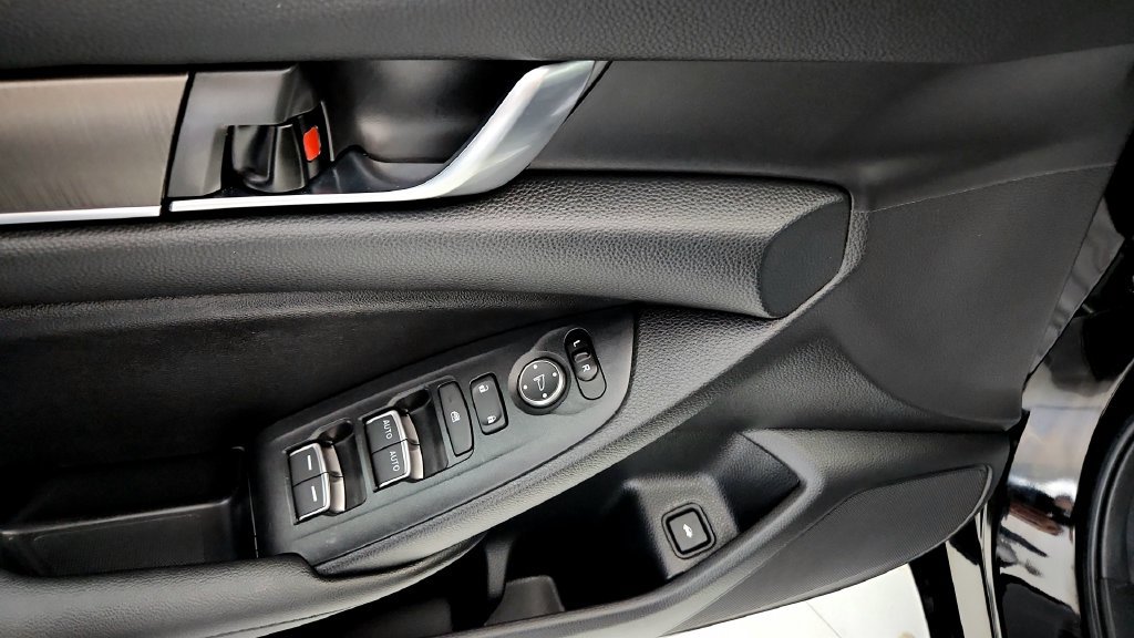 Used 2020 Honda Accord LX image 22