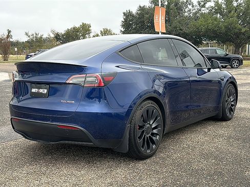 Used 2022 Tesla Model Y Performance image 8