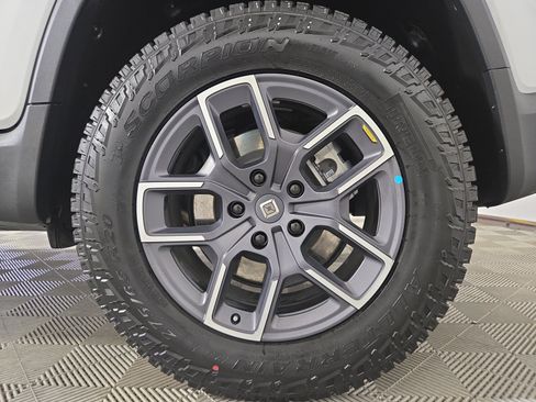 Used 2023 Rivian R1T Adventure AWD/4WD image 10