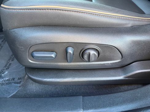 Used 2023 Chevrolet Blazer Premier image 8