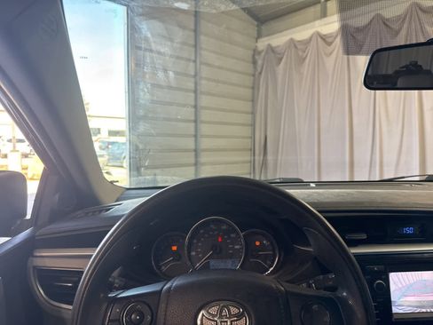 Used 2016 Toyota Corolla LE image 20