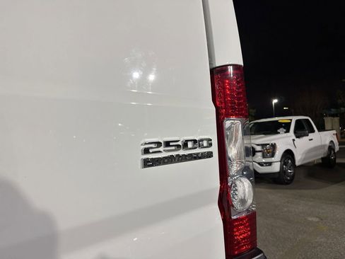 Used 2023 RAM ProMaster 2500 FWD image 6
