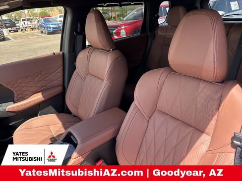 New 2026 Mitsubishi Outlander SEL image 9