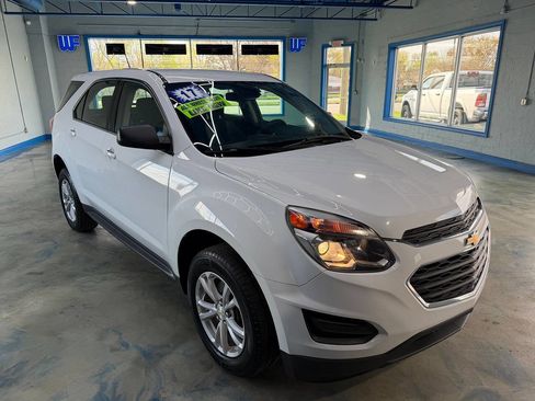 Used 2017 Chevrolet Equinox LS AWD/4WD image 8