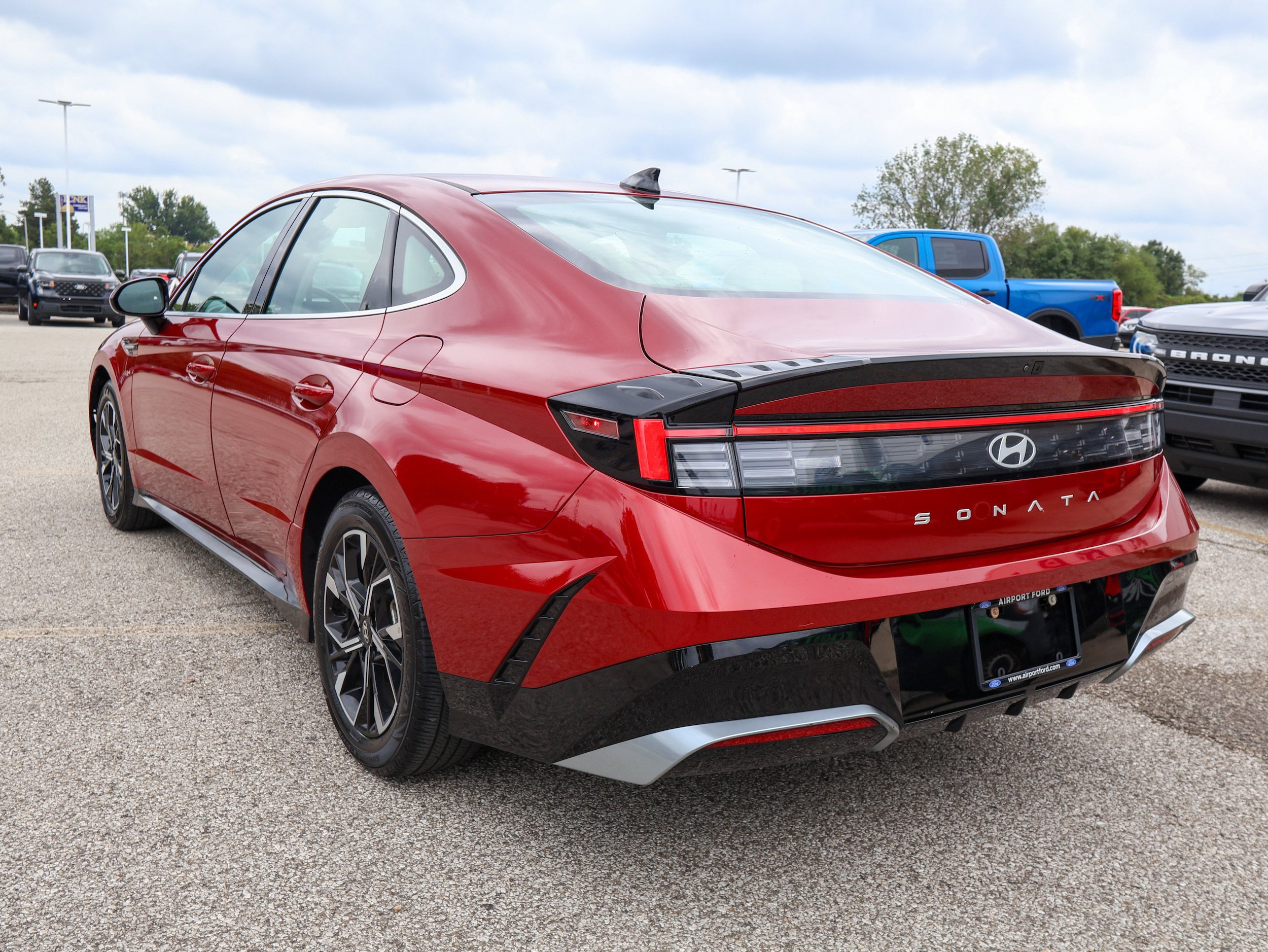 Used 2025 Hyundai Sonata SEL FWD image 3