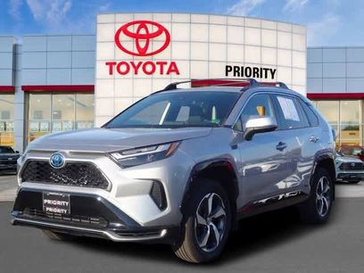 Used 2024 Toyota RAV4 SE w/ Weather & Moonroof Package