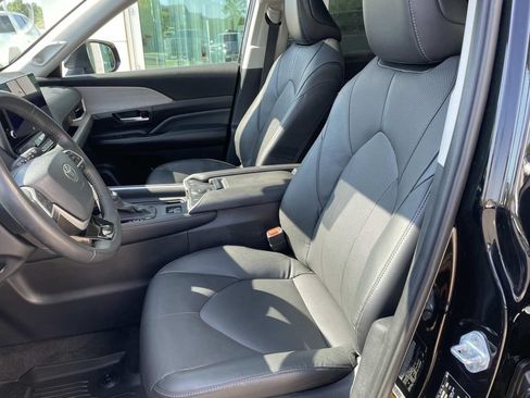 Used 2024 Toyota Grand Highlander AWD Hybrid image 20