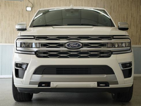Used 2023 Ford Expedition Platinum AWD/4WD image 3