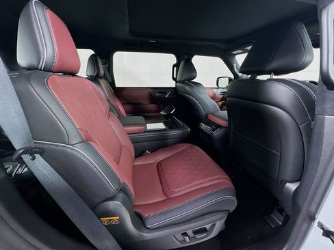 New 2026 INFINITI QX80 Autograph image 37