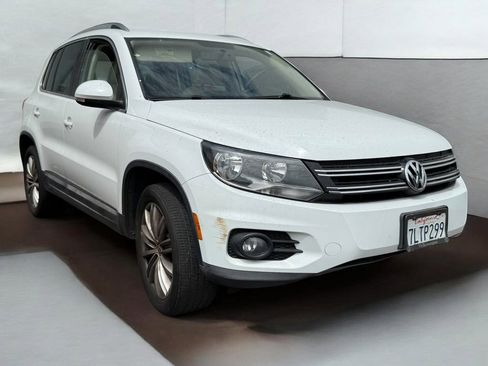 Used 2015 Volkswagen Tiguan SE image 3