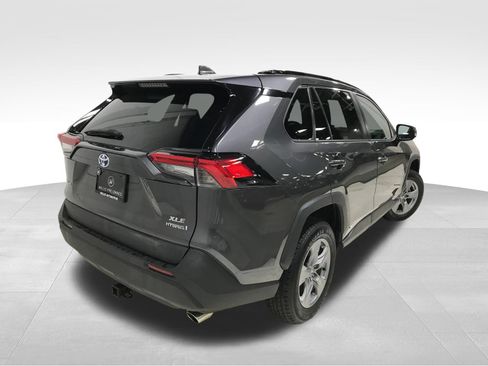 Used 2022 Toyota RAV4 XLE AWD/4WD image 13