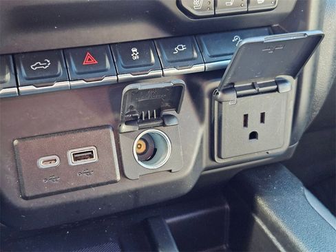 Used 2022 GMC Sierra 3500 AT4 w/ AT4 Premium Plus Package image 31