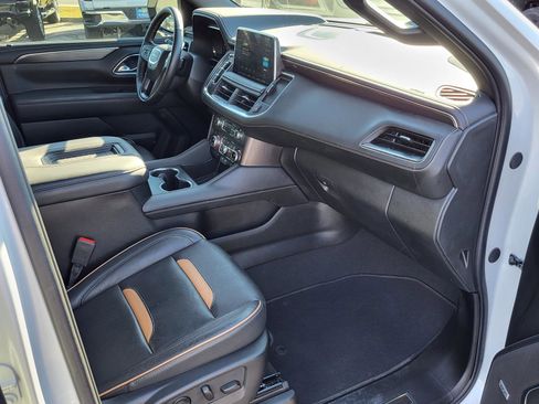 Used 2024 GMC Yukon AT4 w/ Technology Package image 9