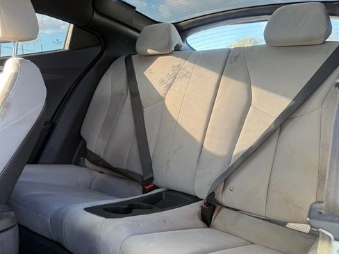 Used 2012 Hyundai Veloster image 12