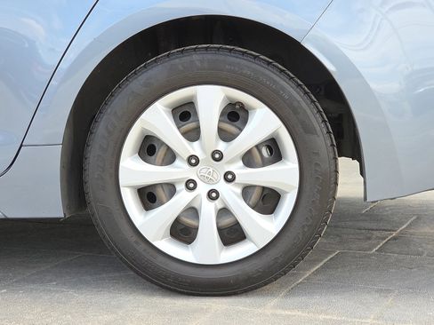 Used 2023 Toyota Corolla LE image 5