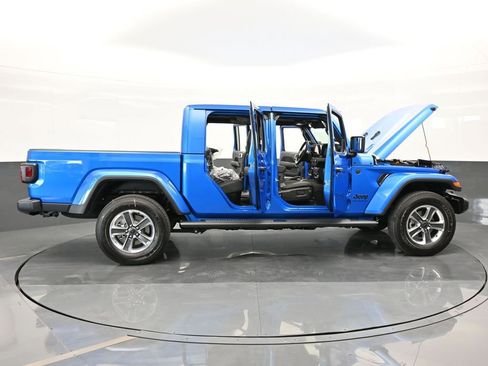 Used 2024 Jeep Gladiator Sport w/ Premium Package image 38