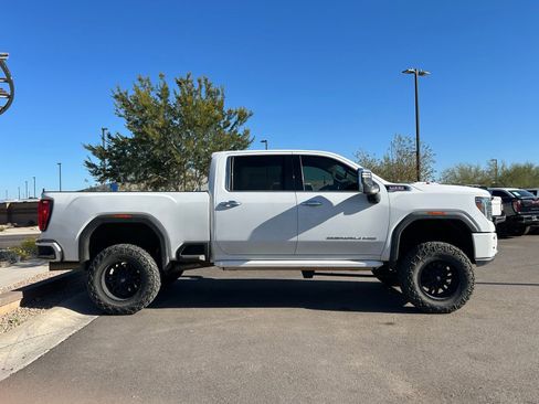 Used 2020 GMC Sierra 2500 Denali image 2
