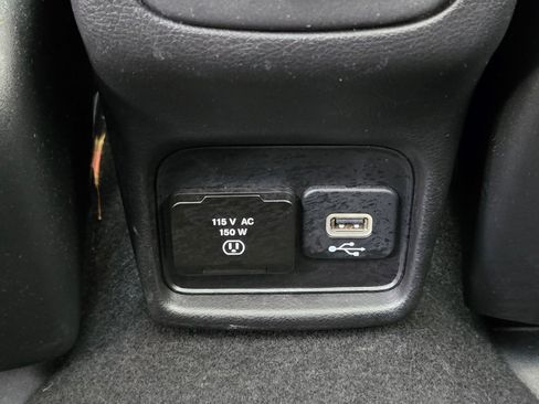 Used 2021 Jeep Compass 80th Special Edition w/ Sun and Sound Group image 16