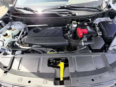 Used 2023 Nissan Rogue SL AWD/4WD image 11
