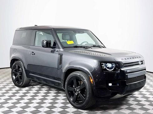 Used 2023 Land Rover Defender 90 V8 image 3