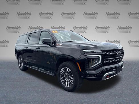Used 2025 Chevrolet Suburban Z71 AWD/4WD image 7