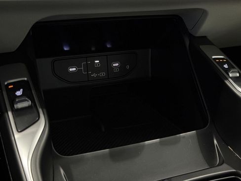 Used 2024 Kia Sorento S w/ Panoramic Sunroof Package FWD image 43