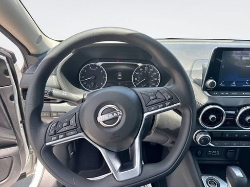 Used 2024 Nissan Sentra SV FWD image 18