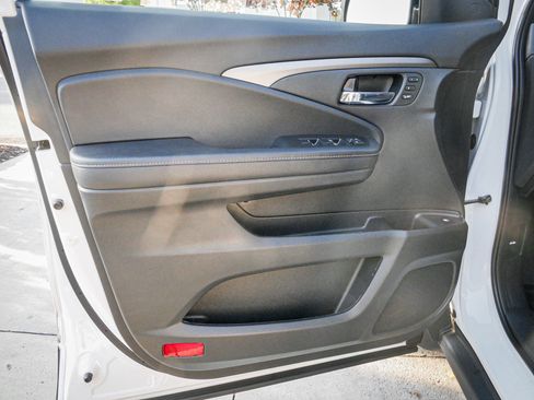 Certified 2024 Honda Ridgeline RTL image 14