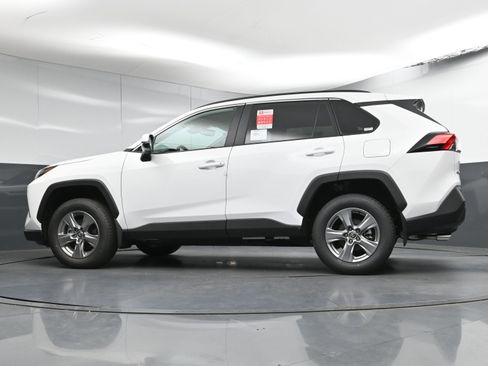 New 2025 Toyota RAV4 XLE image 27
