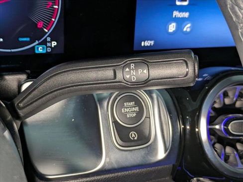 Used 2025 Mercedes-Benz GLB 250 image 11