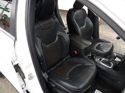 Used 2015 Jeep Cherokee Limited AWD/4WD image 17