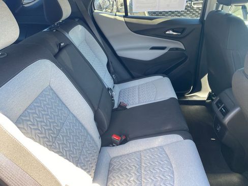 Used 2022 Chevrolet Equinox LS AWD/4WD image 12