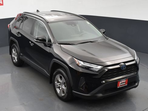 Used 2023 Toyota RAV4 XLE w/ XLE Grade Weather Package AWD/4WD image 22