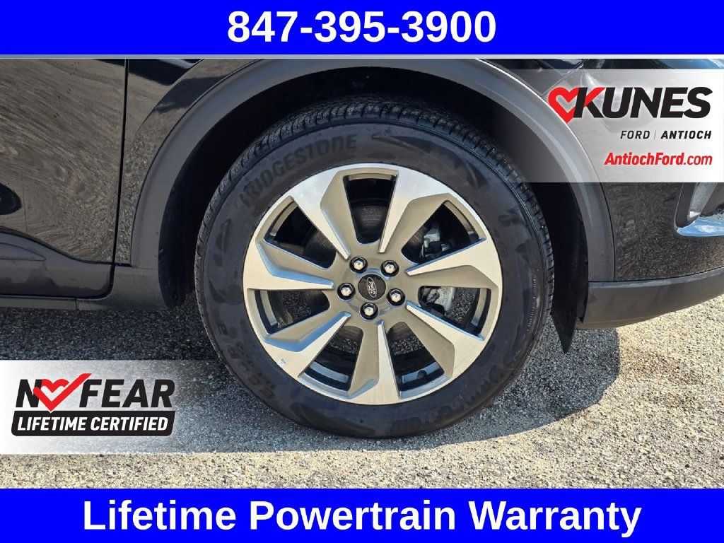 Certified 2025 Ford Escape Platinum AWD/4WD image 13