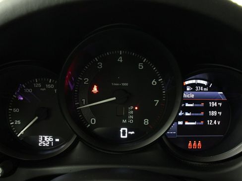 Certified 2026 Porsche Macan AWD/4WD image 16