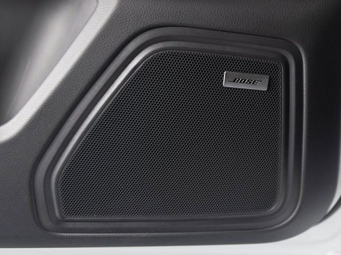 New 2026 Porsche Macan Turbo image 15