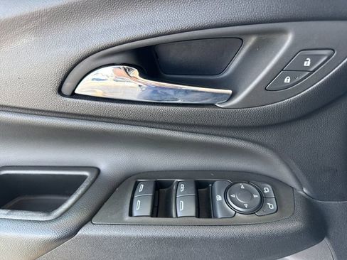 Used 2023 Chevrolet Equinox LT image 10