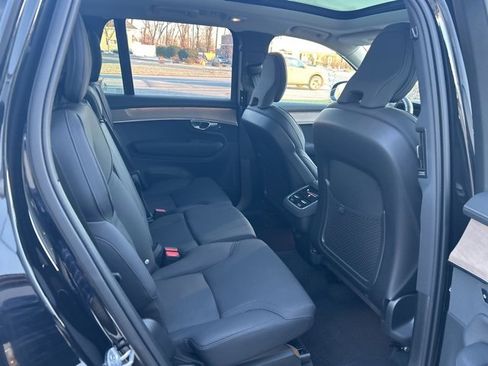 Used 2025 Volvo XC90 B5 Plus image 13
