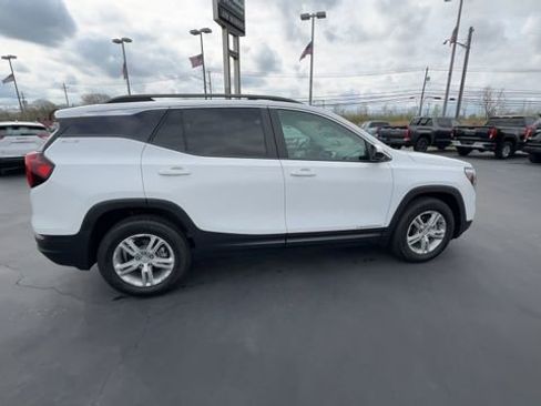 Certified 2023 GMC Terrain SLE w/ Driver Convenience Package FWD image 9