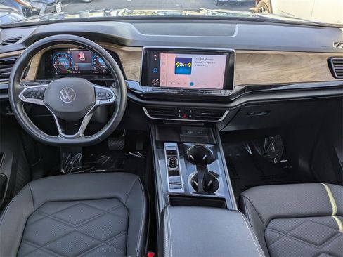 Used 2024 Volkswagen Atlas SE image 26