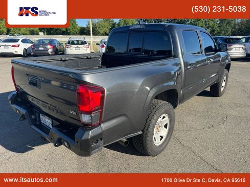 Used 2019 Toyota Tacoma SR image 5