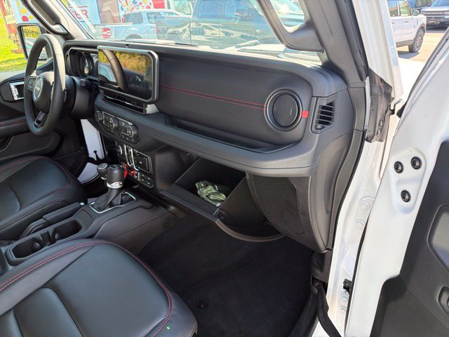 Used 2026 Jeep Wrangler Unlimited Rubicon w/ Safety Group AWD/4WD image 32