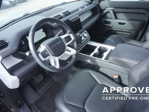 Used 2025 Land Rover Defender 110 S image 18