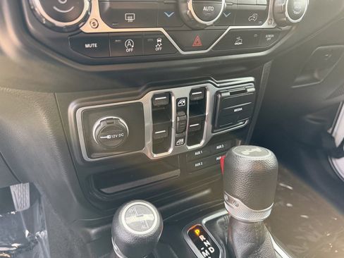 Used 2023 Jeep Wrangler Sport S image 15