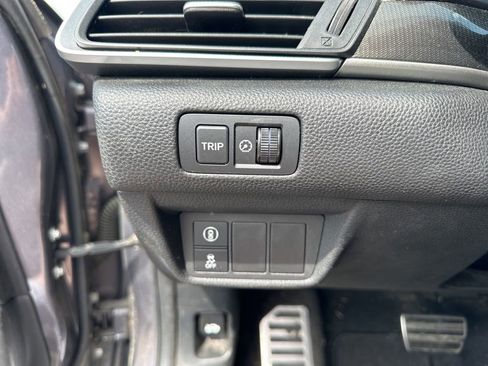 Used 2018 Honda Accord Sport image 16